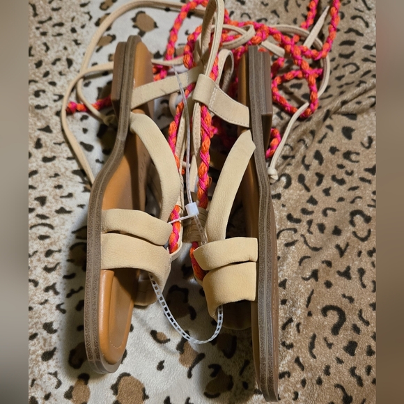 🆕CHELSEA &VIOLET DAHLIA LEATHER ANKLE WRAP LACE UP SANDAL (Sz 7.5) - Picture 7 of 10